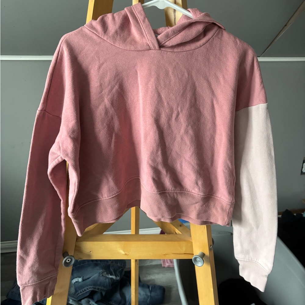 🎆Bundle 5 items for $20 🎆 Girls Color Block Cropped Hoodie